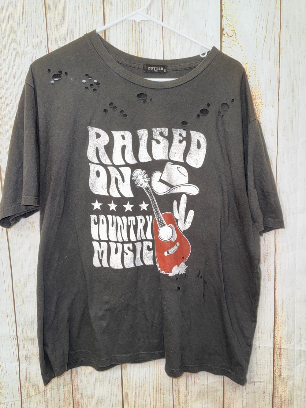 Zutter Black Short-Sleeve 'Raised on Country Music' Distressed Graphic Tee L